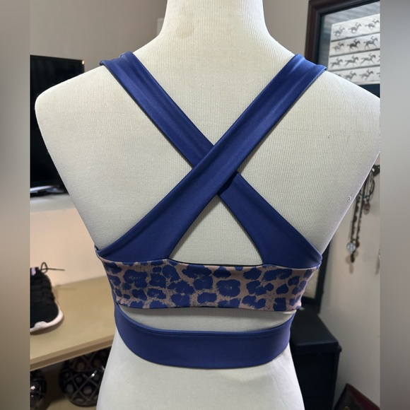 Good American NWOT The Step Bra in Leopard. Size 2. US M. Leggings Size 3. - Picture 6 of 15